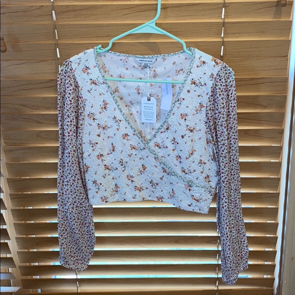 Dual patterned American Eagle long sleeve